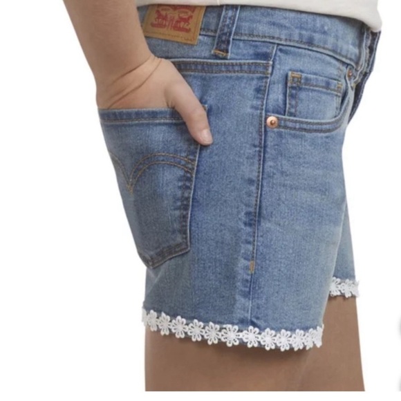 NWT Levi's Youth Girl’s Denim Jean Shorts Daisy Lace Detail Adjustable Waist Mid - Picture 3 of 8
